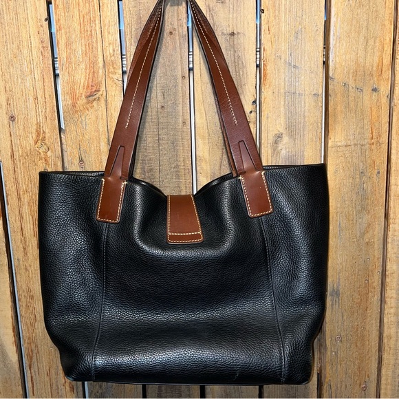 Dooney & Bourke Black Leather Shouoder Bag - Picture 5 of 7